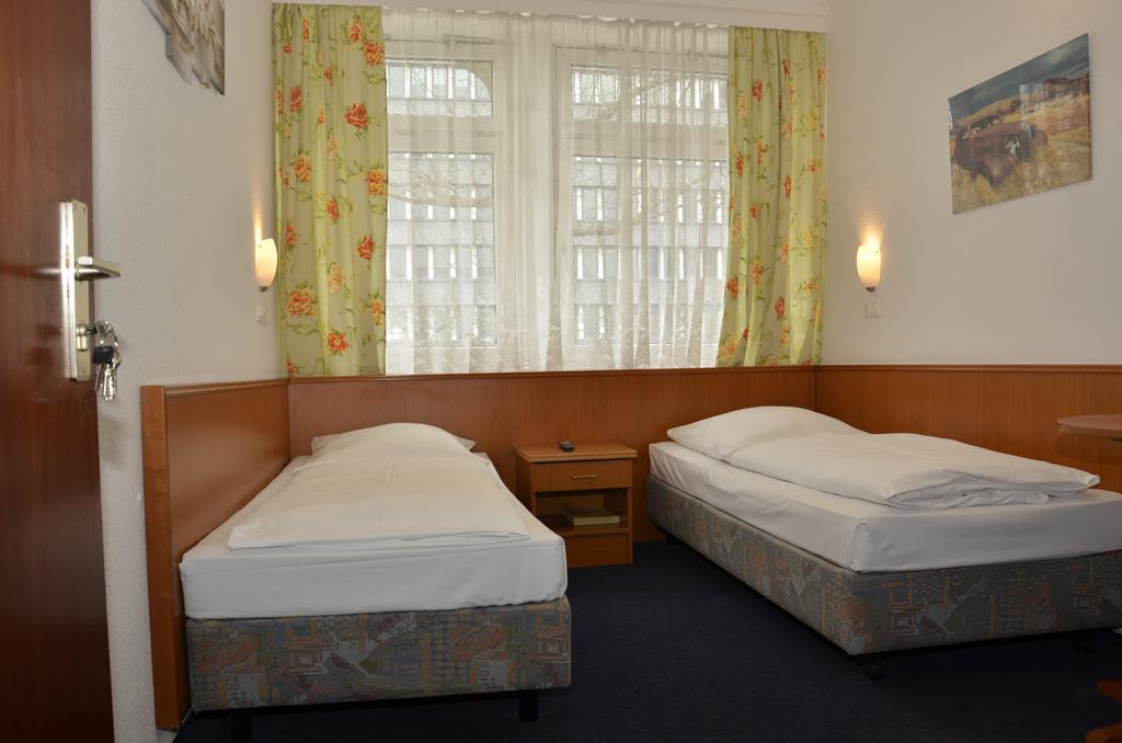 Itm Hotel Oase Hamburg-Harburg Rum bild