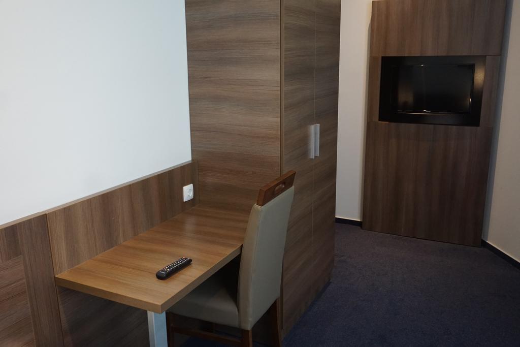 Itm Hotel Oase Hamburg-Harburg Rum bild