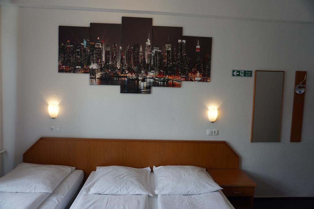 Itm Hotel Oase Hamburg-Harburg Rum bild
