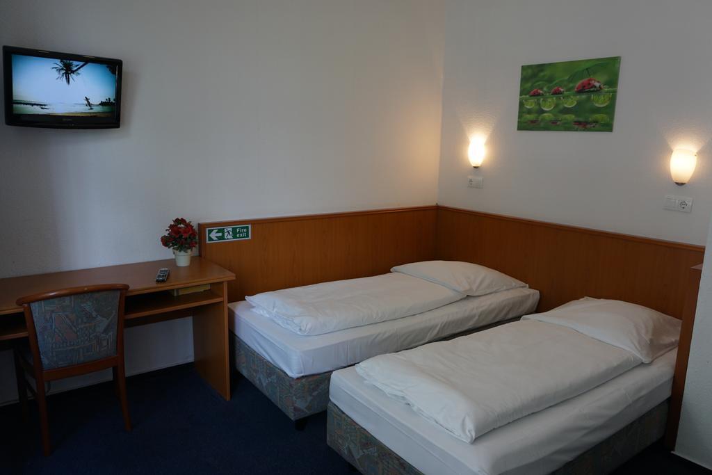 Itm Hotel Oase Hamburg-Harburg Rum bild