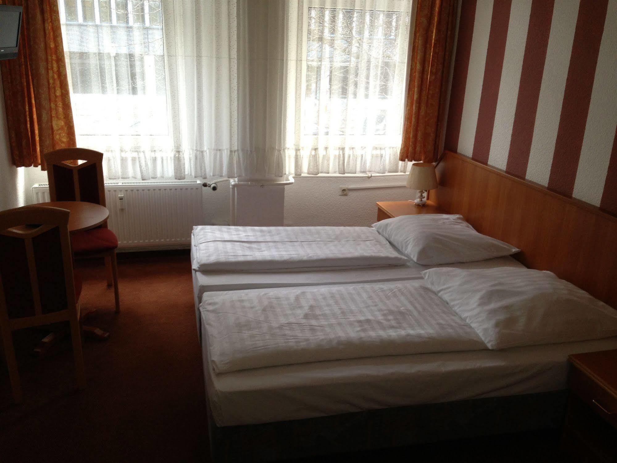 Itm Hotel Oase Hamburg-Harburg Exteriör bild