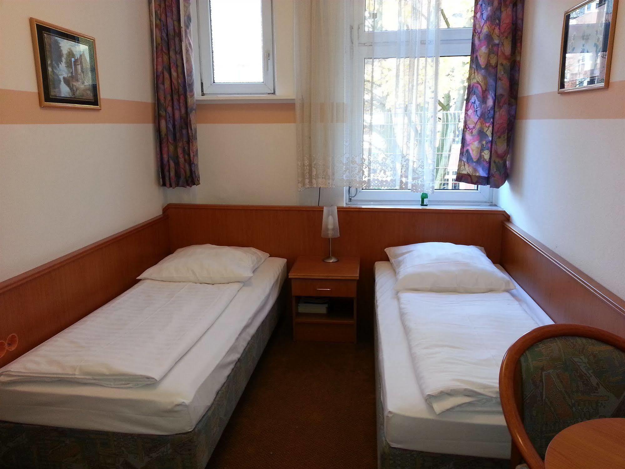 Itm Hotel Oase Hamburg-Harburg Exteriör bild